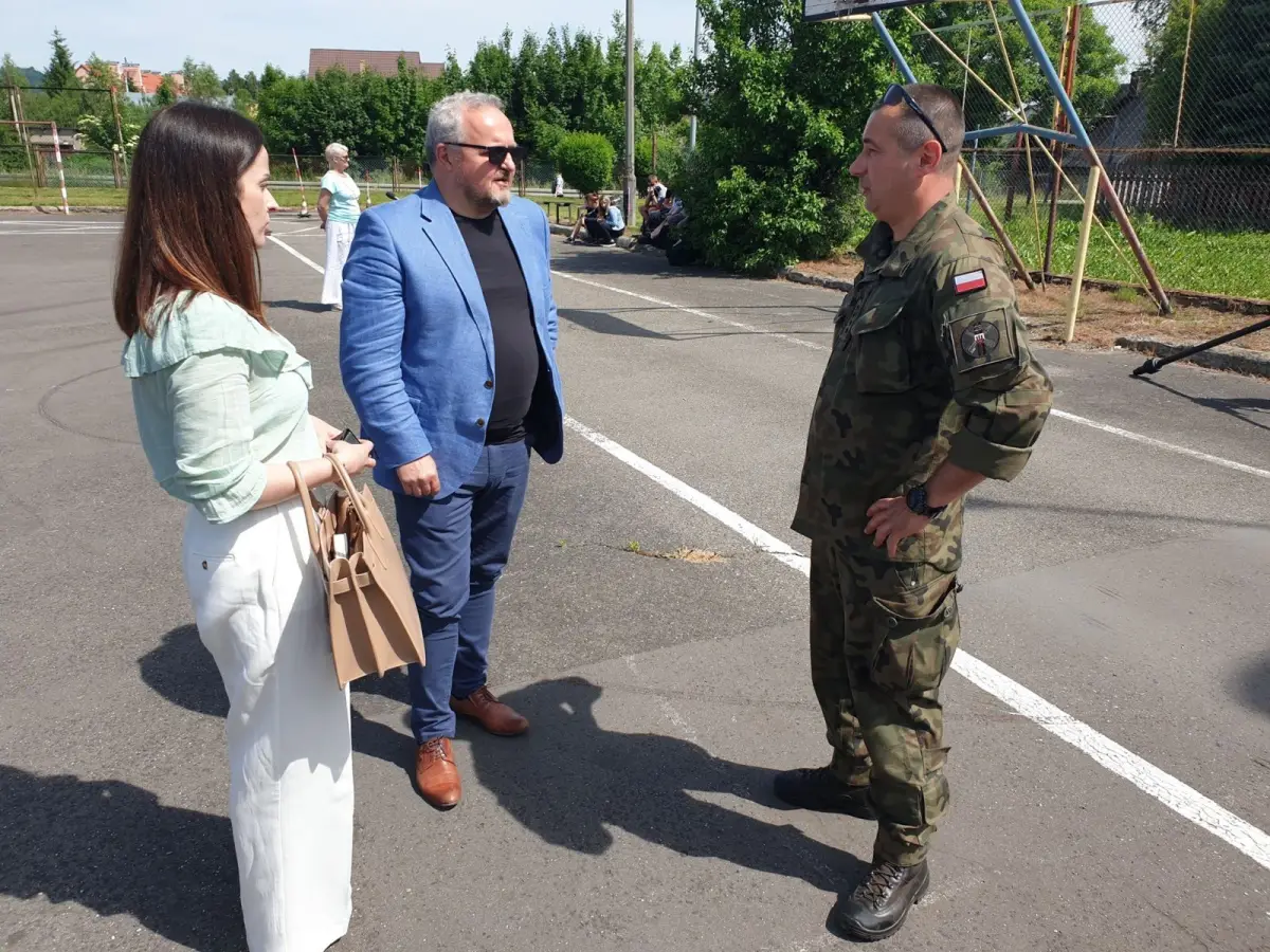 Bolesławieccy saperzy w piechowickiej szkole