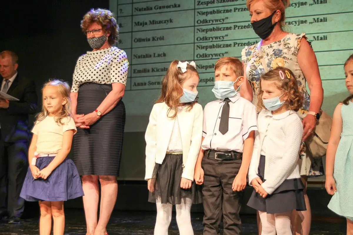 Powiatowa uroczystość w Teatrze Starym w Bolesławcu