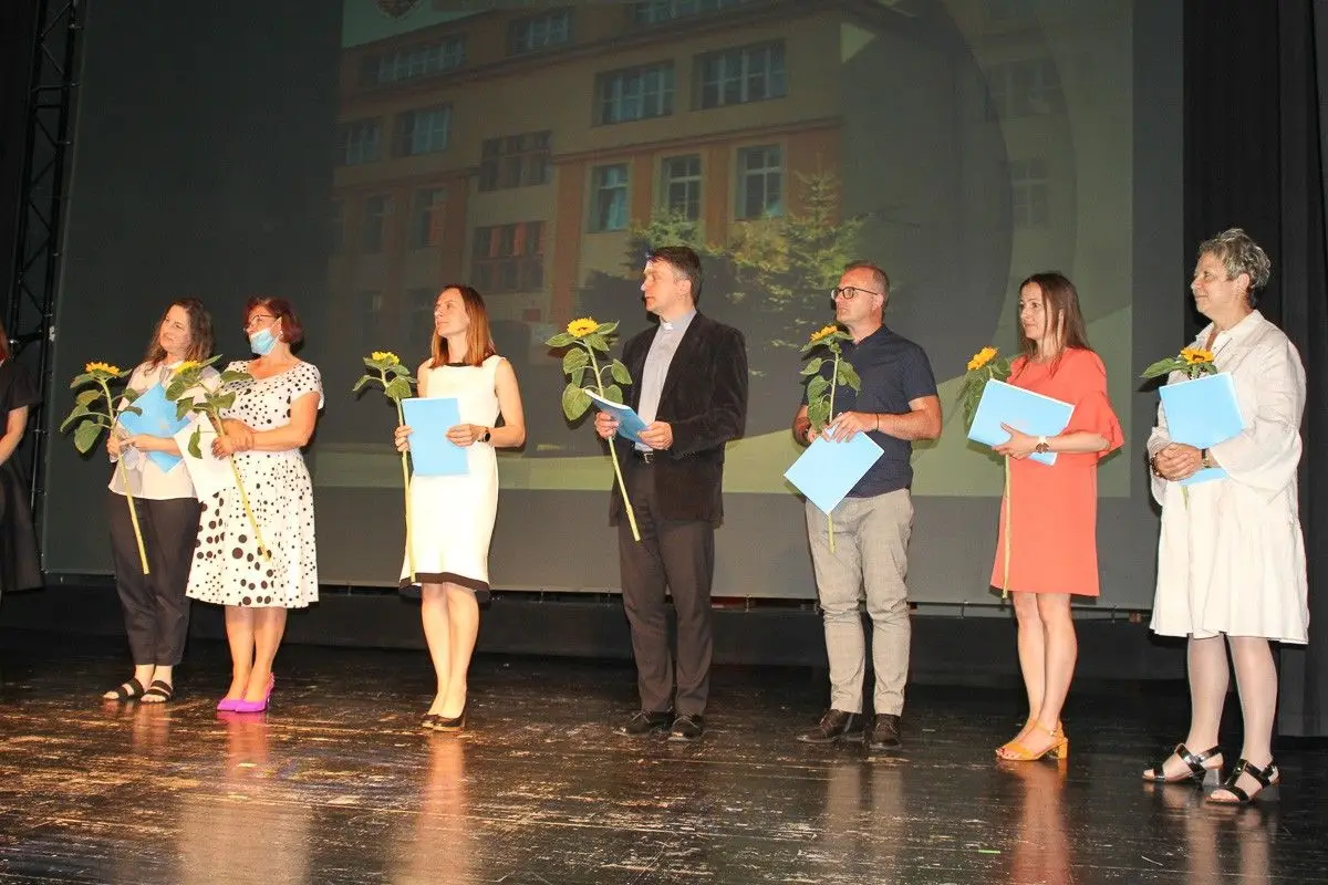 Powiatowa uroczystość w Teatrze Starym w Bolesławcu