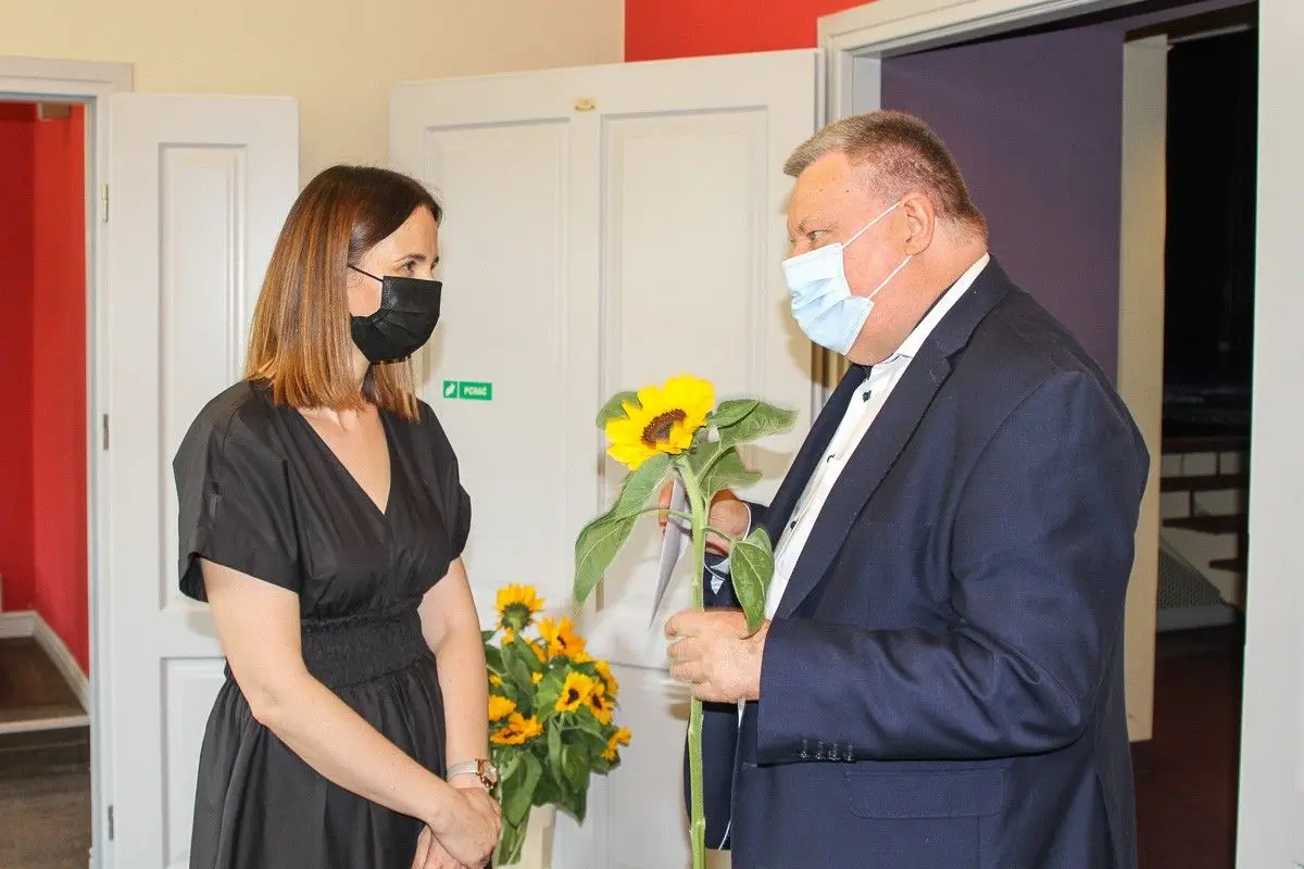 Powiatowa uroczystość w Teatrze Starym w Bolesławcu