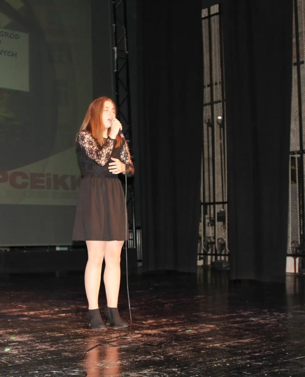 Powiatowa uroczystość w Teatrze Starym w Bolesławcu