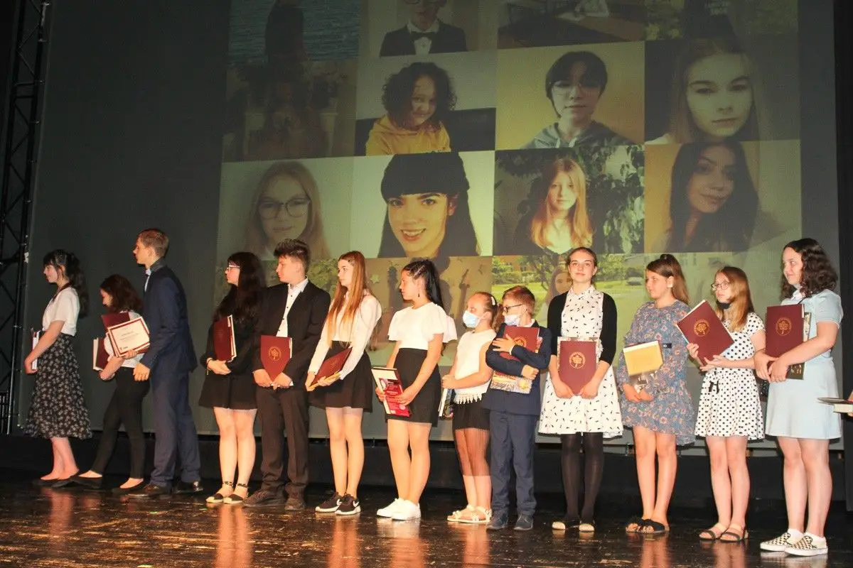 Powiatowa uroczystość w Teatrze Starym w Bolesławcu