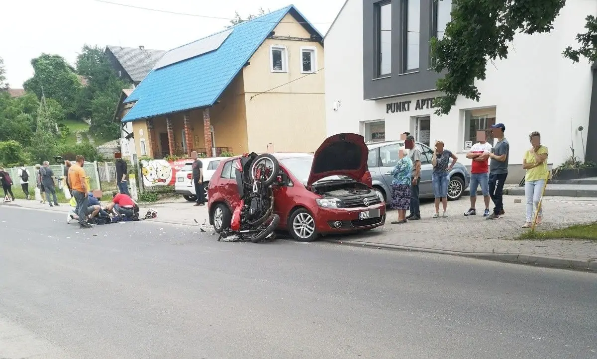 Zderzeni motocykla z autem w Raciborowicach Dolnych