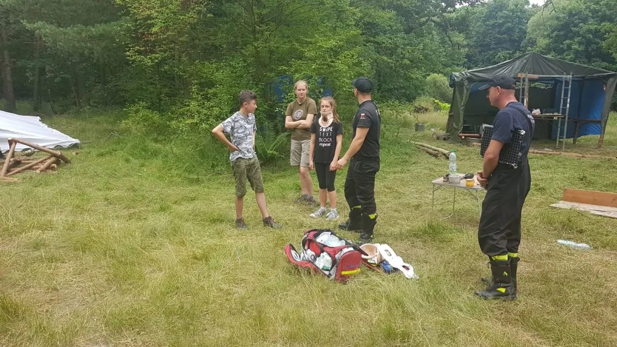 Strażacy na obozie harcerskim