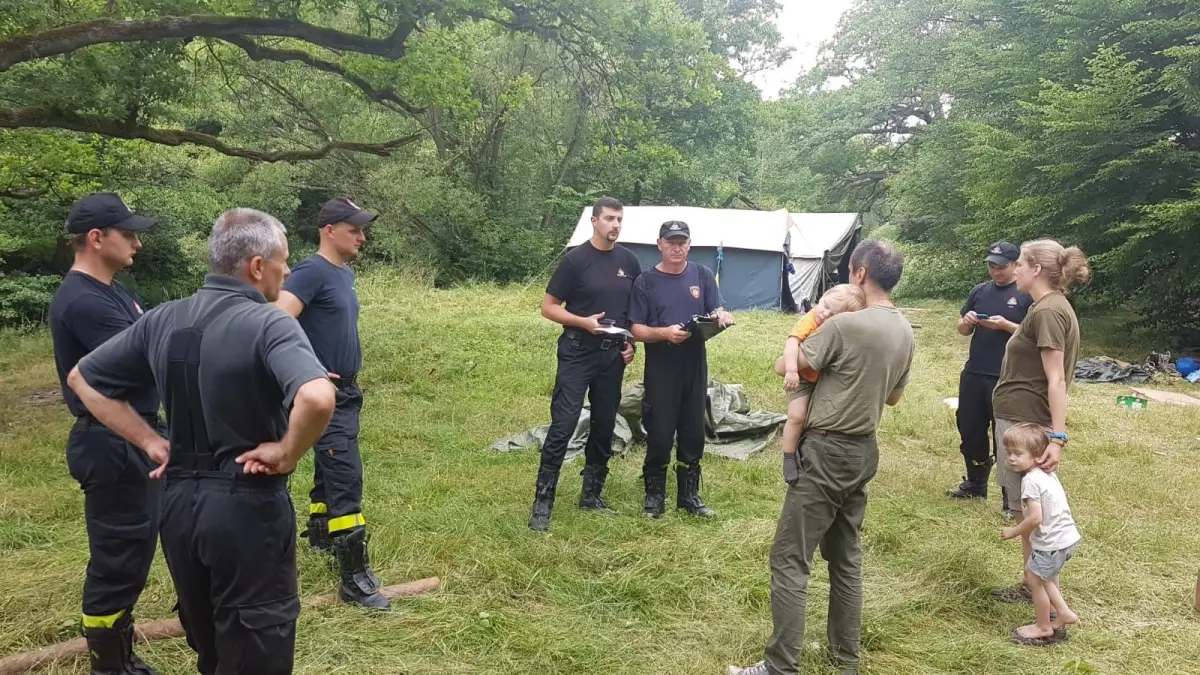 Strażacy na obozie harcerskim