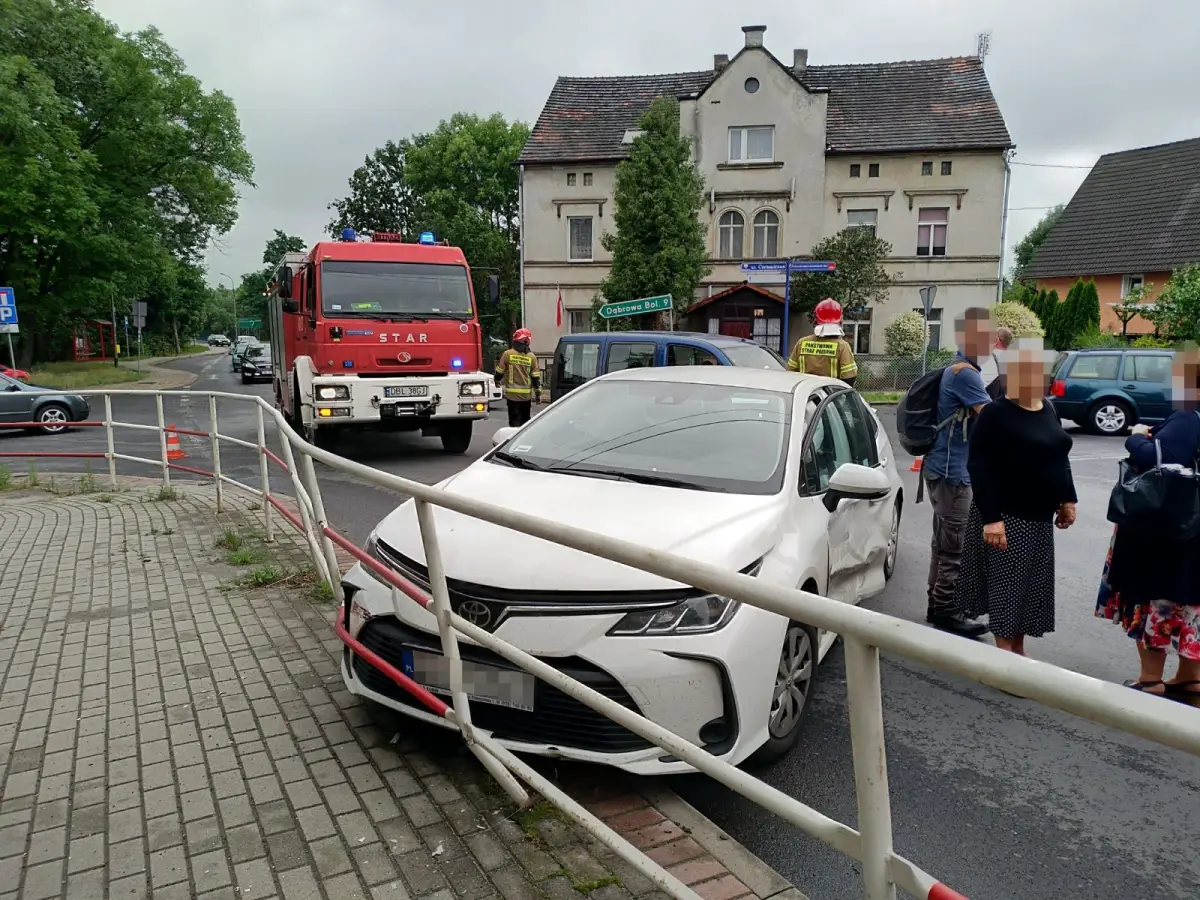 Zderzenie dwóch pojazdów przy ulicy Widok w Bolesławcu