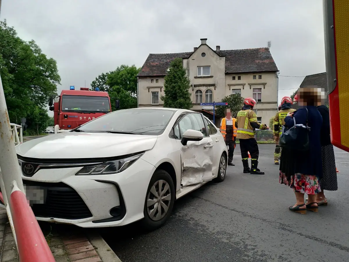 Zderzenie dwóch pojazdów przy ulicy Widok w Bolesławcu