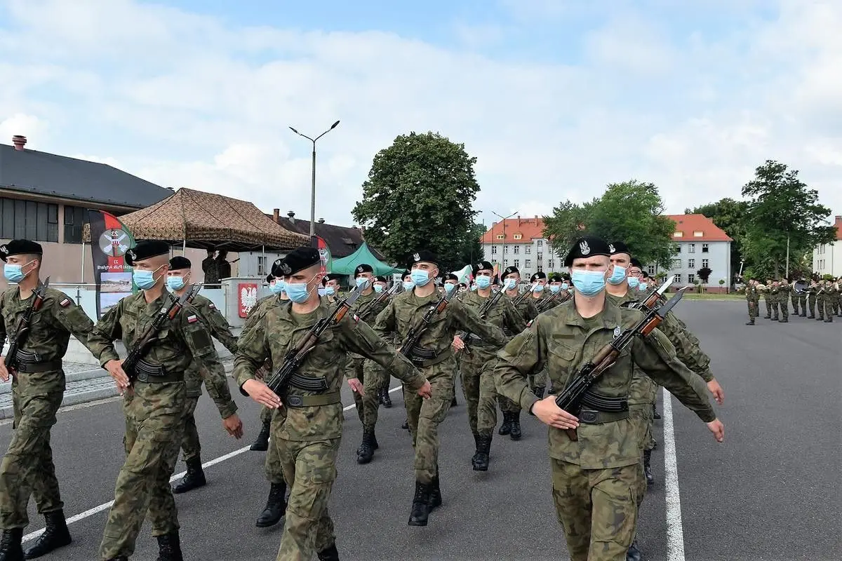 23 Śląski Pułk Artylerii w Bolesławcu: elewi przysięgali