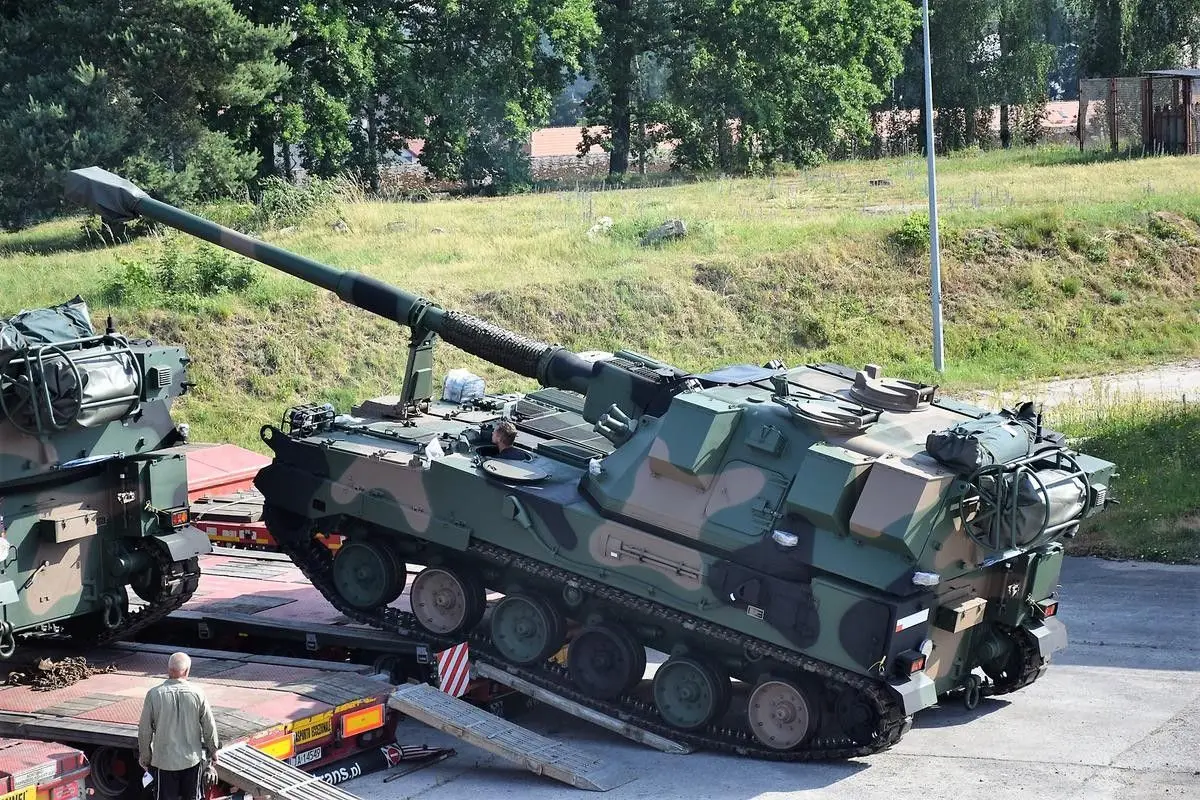 Kraby w komplecie w 23 Śląskim Pułku Artylerii w Bolesławcu
