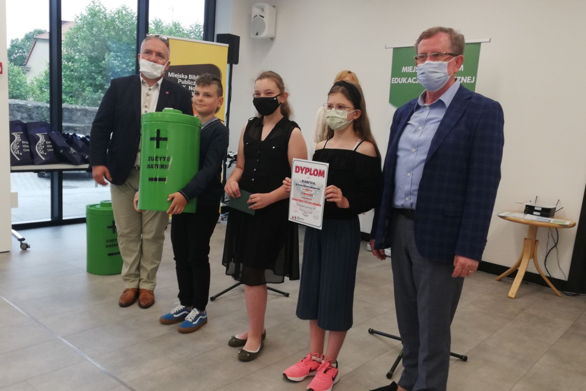 Zebrali 1,2 TONY niebezpiecznych odpadów