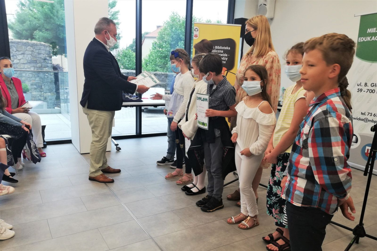 Zebrali 1,2 TONY niebezpiecznych odpadów