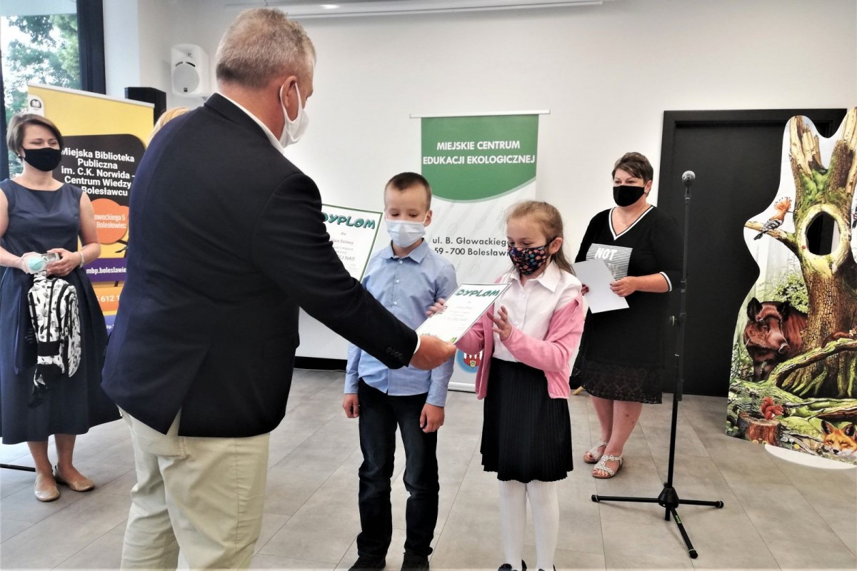 Zebrali 1,2 TONY niebezpiecznych odpadów