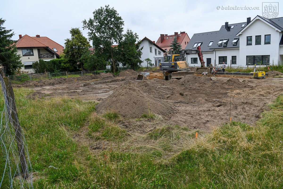 Prace przy ulicy Śluzowej w Bolesławcu