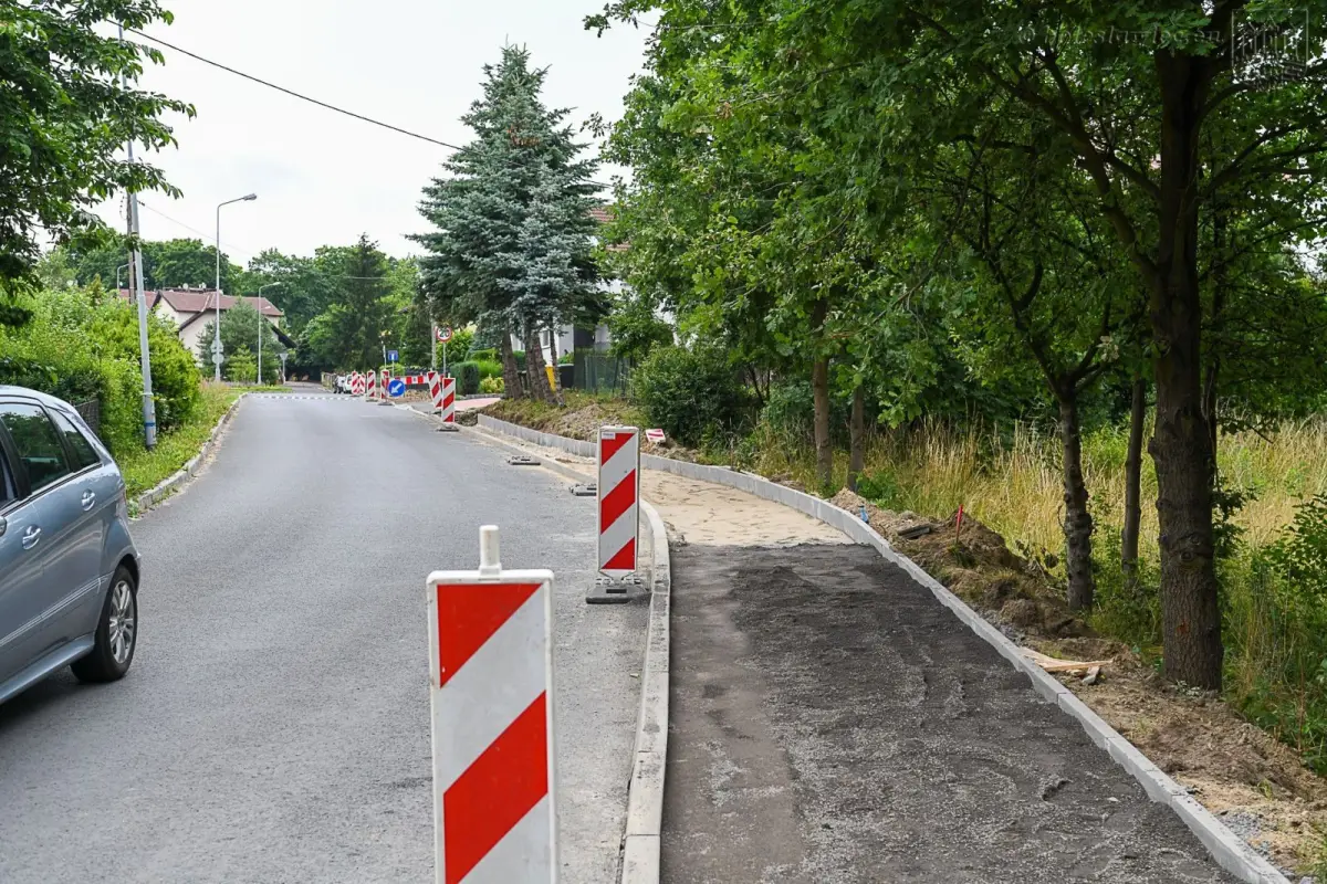 Prace przy ulicy Różanej w Bolesławcu