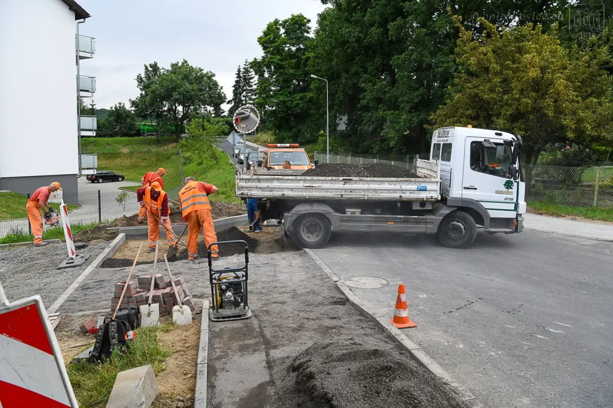 Prace przy ulicy Różanej w Bolesławcu