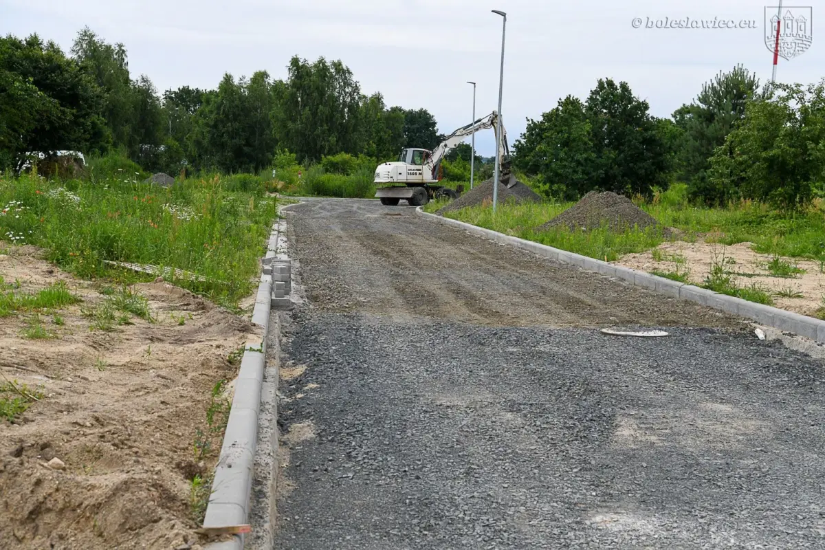 Prace przy ulicy Ptasiej w Bolesławcu
