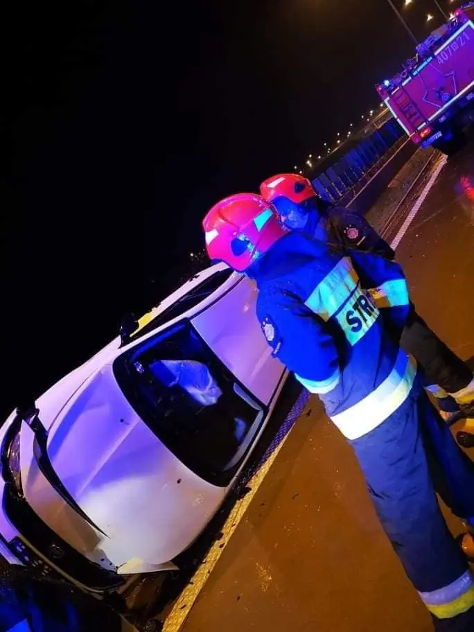 Akcja straży pożarnej na rozwidleniu A4 i A18
