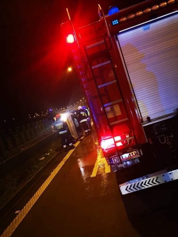 Akcja straży pożarnej na rozwidleniu A4 i A18