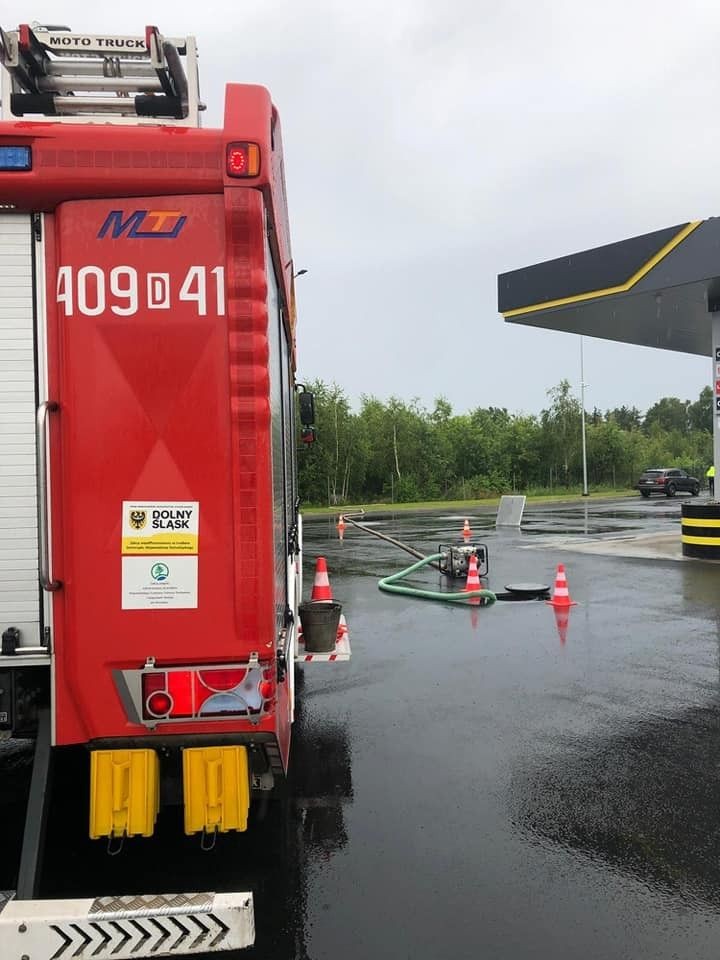 Działania strażaków na strefie