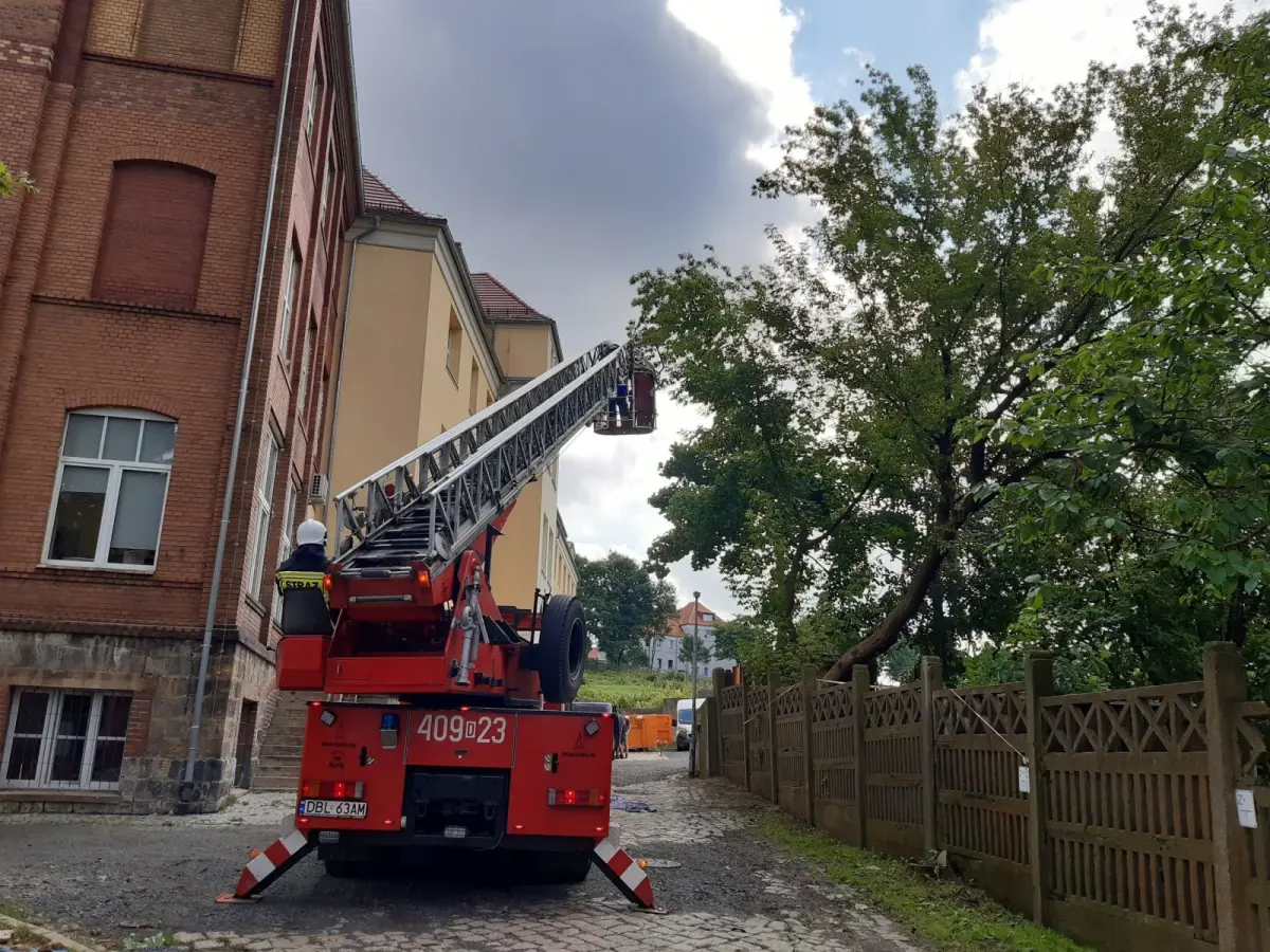 Działania strażaków po burzowym armegedonie