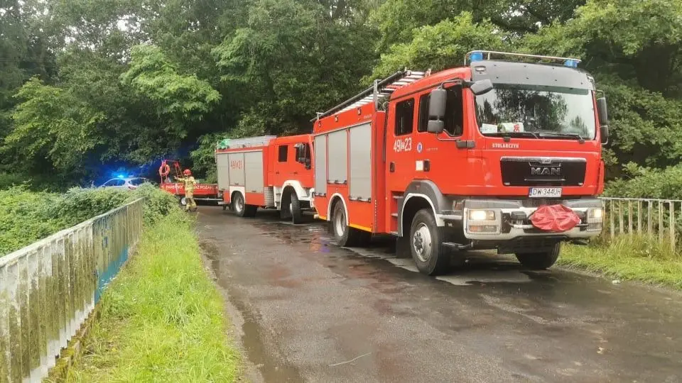 Poszukiwania mężczyzny na Bobrze we Włodzicach Małych