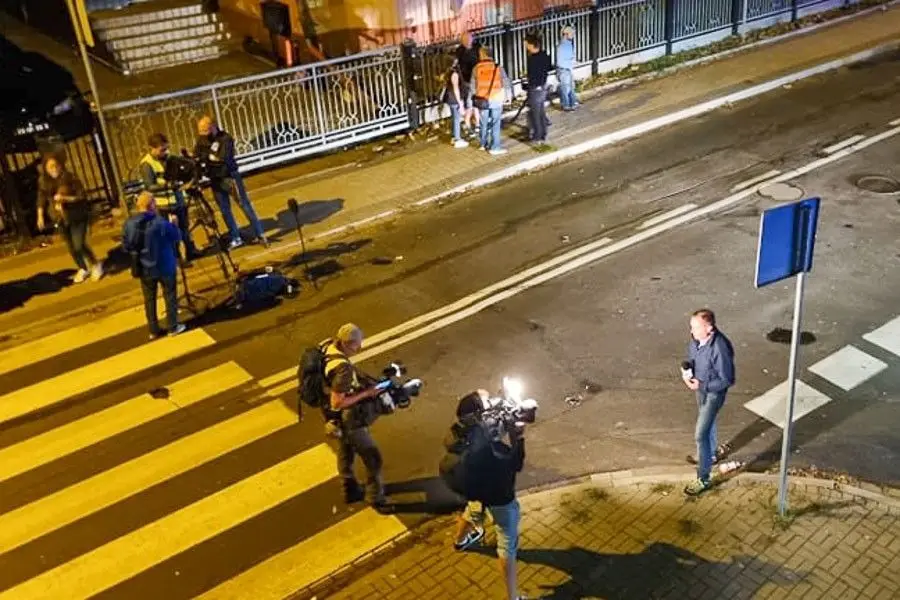 Zamieszki w Lubinie przed komendą policji