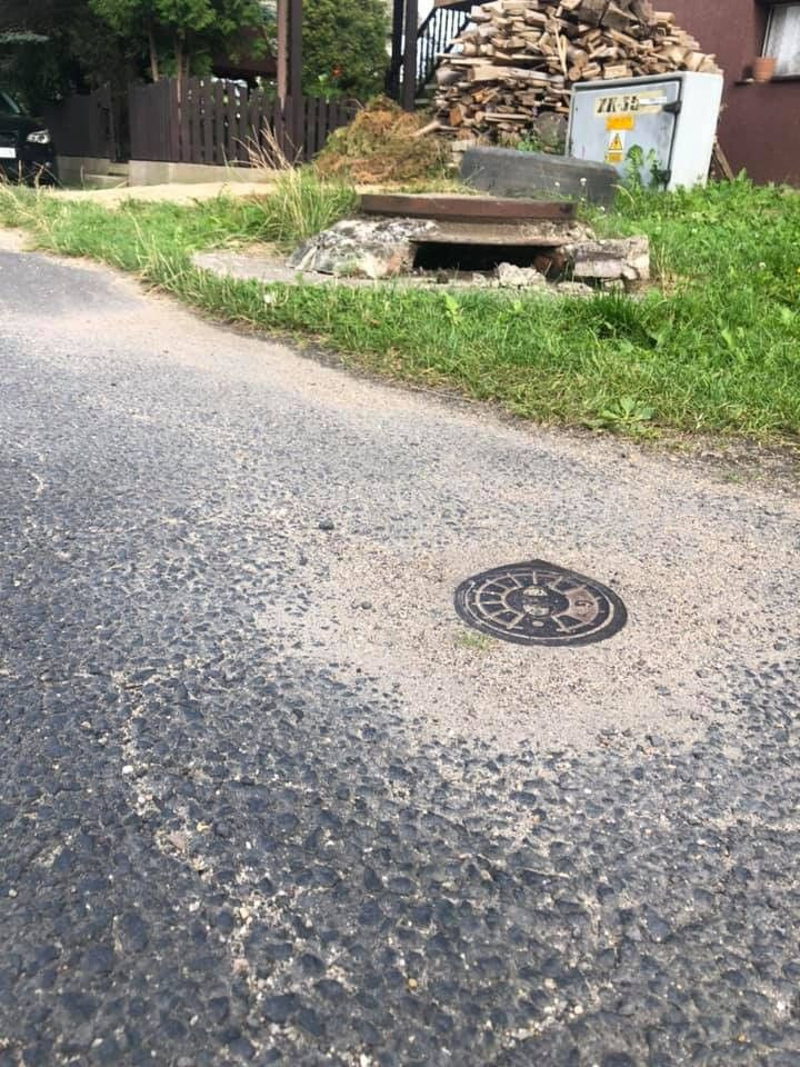 Studzienka przy ulicy Różanej w Nowogrodźcu