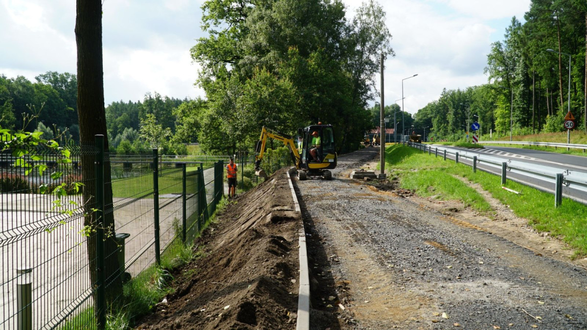 Budowa ścieżki rowerowej przy ul. Jeleniogórskiej (przy Leśnym Potoku) w Bolesławcu