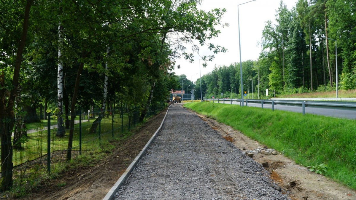 Budowa ścieżki rowerowej przy ul. Jeleniogórskiej (przy Leśnym Potoku) w Bolesławcu