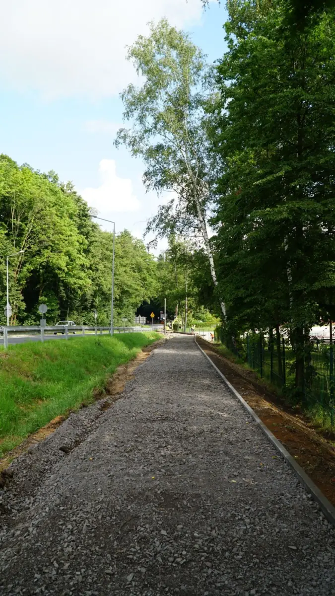 Budowa ścieżki rowerowej przy ul. Jeleniogórskiej (przy Leśnym Potoku) w Bolesławcu