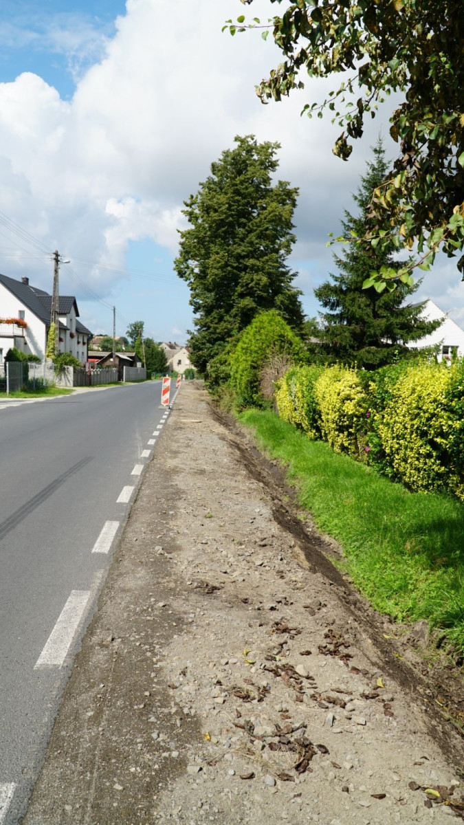 Budowa chodnika w miejscowości Różyniec