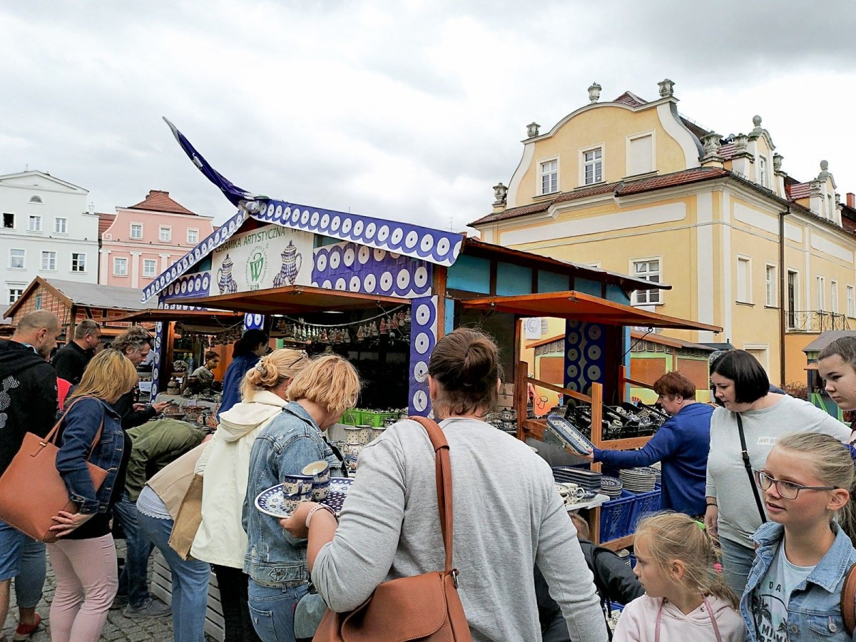 27. Bolesławieckie Dni Ceramiki dzień pierwszy targów