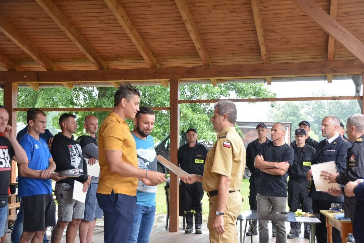 Mistrzostwa straży pożarnej w siatkówce plażowej w Bolesławcu – uroczystość finałowa