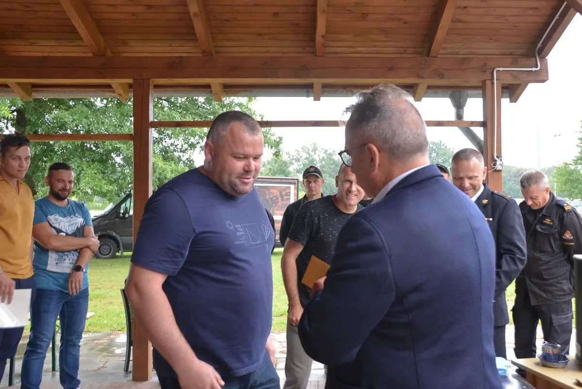 Mistrzostwa straży pożarnej w siatkówce plażowej w Bolesławcu – uroczystość finałowa