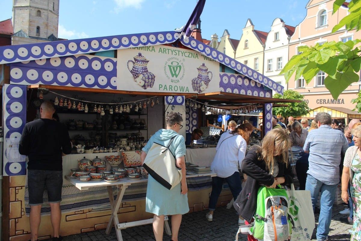 Targi ceramiczne na bolesławieckim rynku - piątek