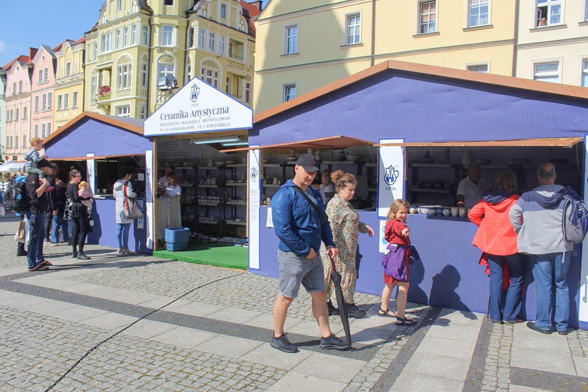 Targi ceramiczne na bolesławieckim rynku - piątek