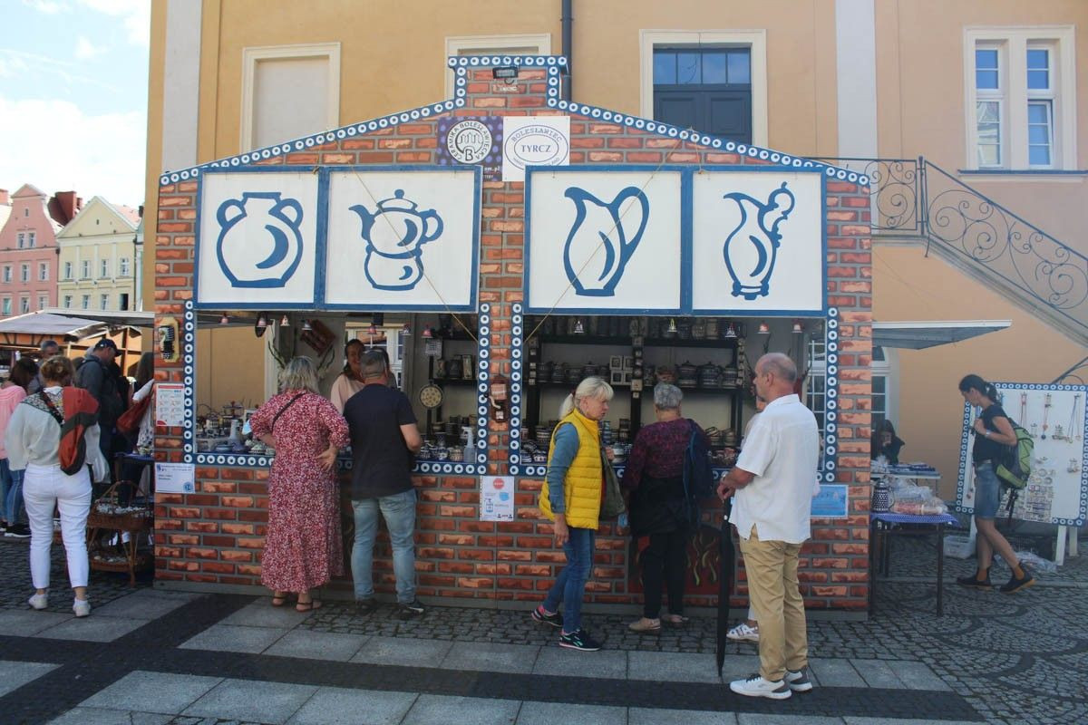Targi ceramiczne na bolesławieckim rynku - piątek
