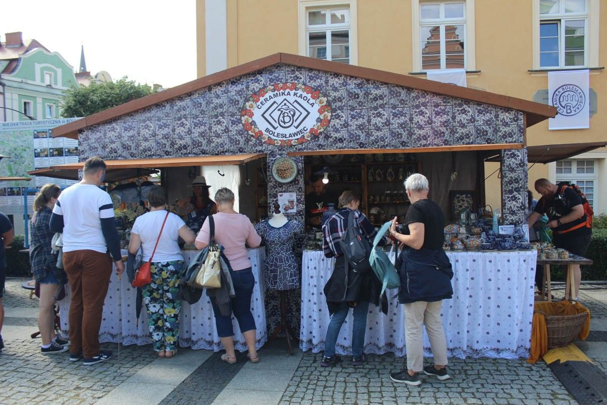 Targi ceramiczne na bolesławieckim rynku - piątek