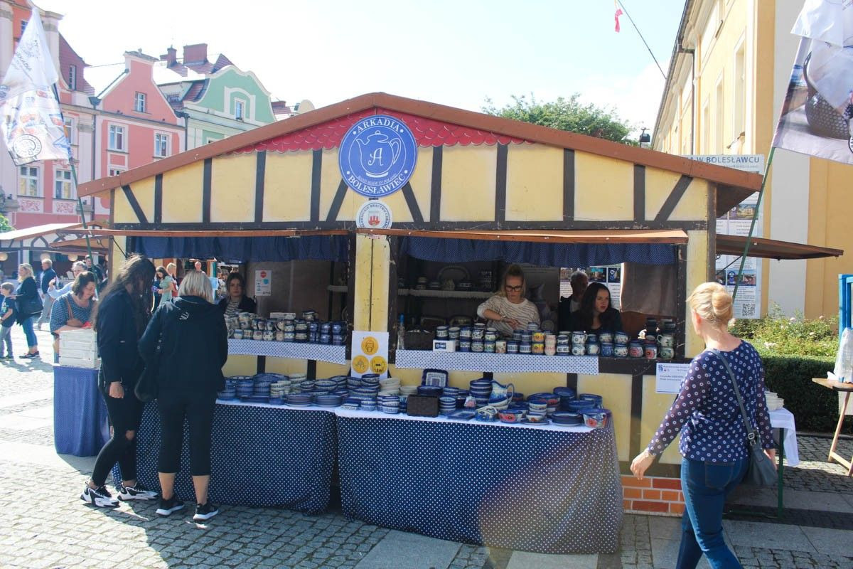 Targi ceramiczne na bolesławieckim rynku - piątek