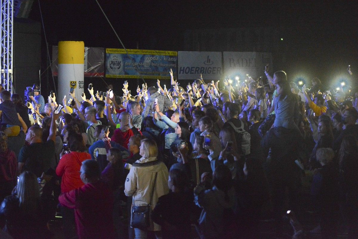 Roksana Węgiel i Kwiat Jabłoni na Bolesławieckim Święcie Ceramiki