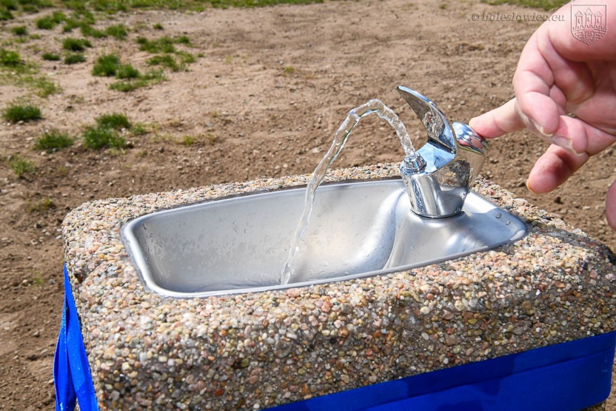 Poidło na Wiadukt Plaza w Bolesławcu