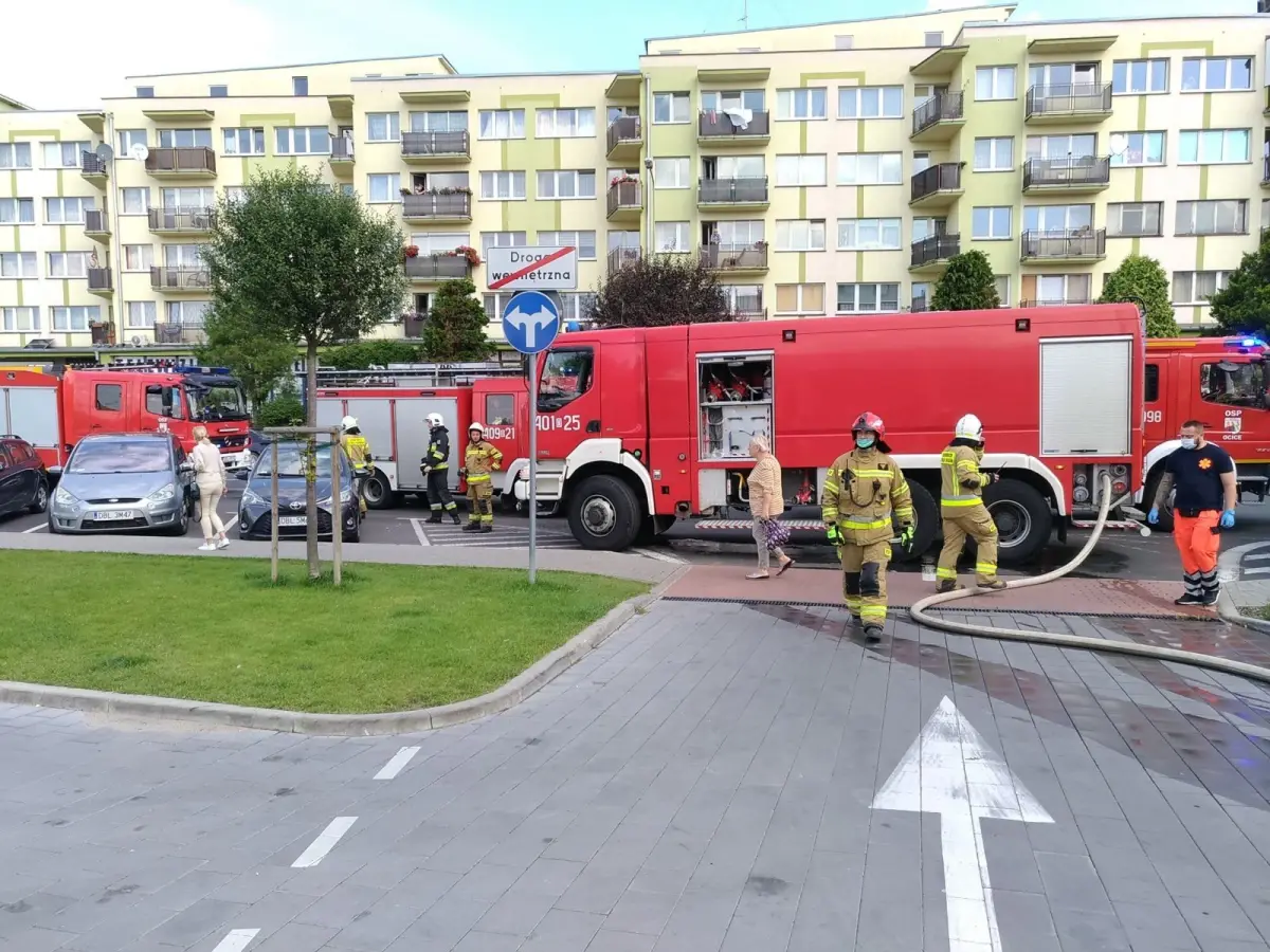 Ćwiczenia strażackie przy hotelu Ibis w Bolesławcu