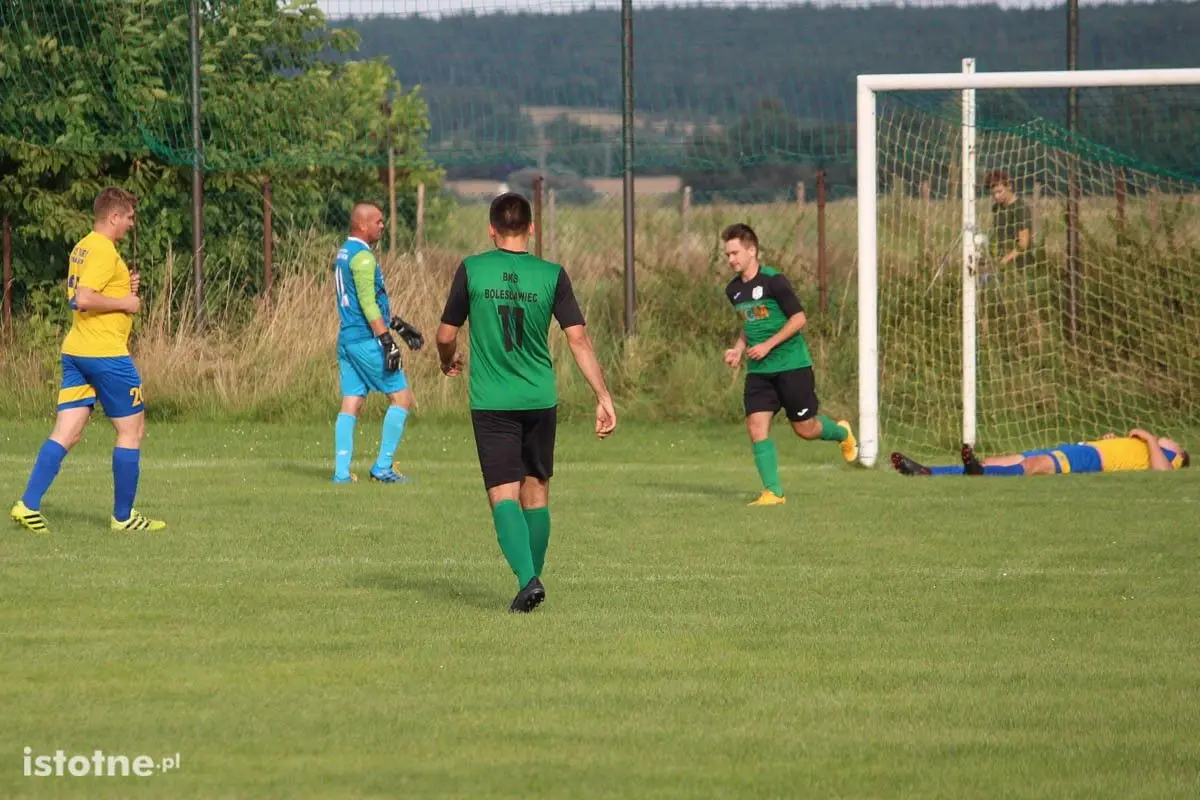 12 goli w meczu pucharowym GKS Warta Bolesławiecka – BKS Bolesławiec