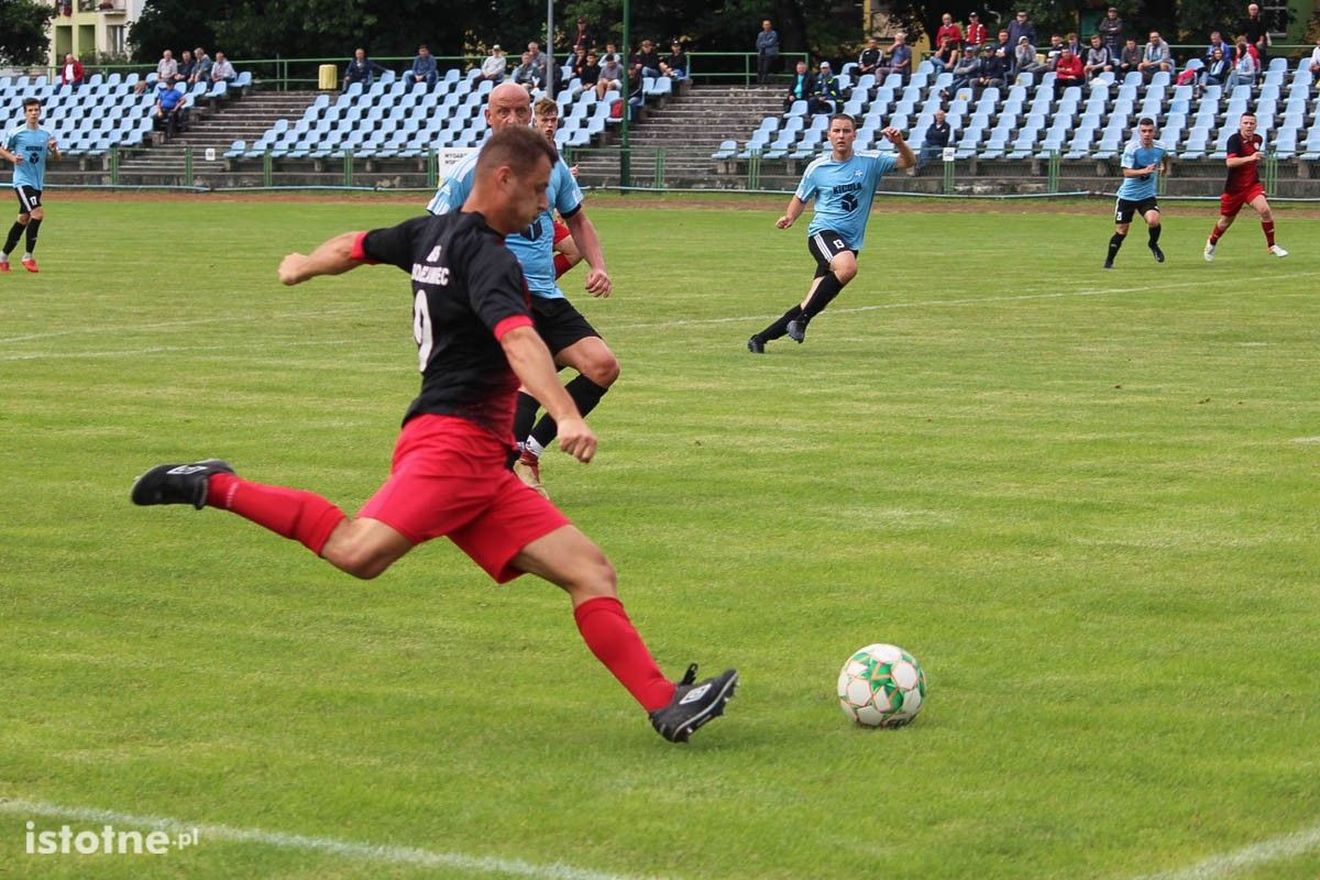 Niespodzianki nie było. BKS wysoko wygrywa z Górnikiem Węgliniec