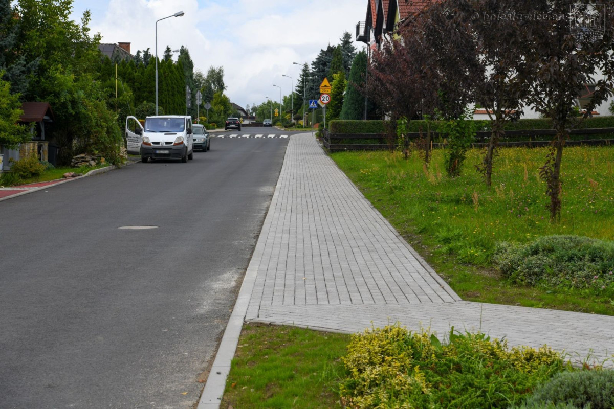 Nowy chodnik przy ulicy Różanej w Bolesławcu