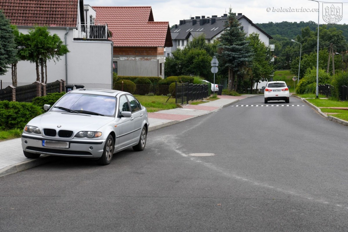 Nowy chodnik przy ulicy Różanej w Bolesławcu