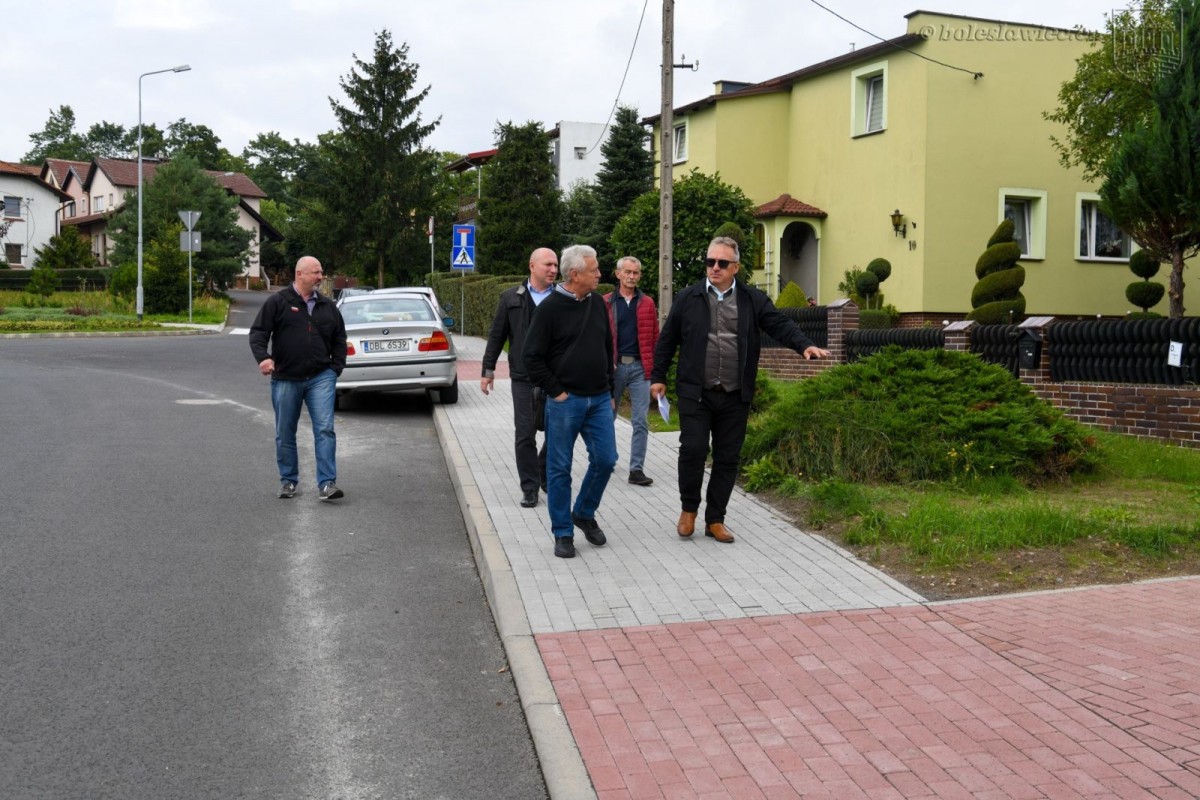 Nowy chodnik przy ulicy Różanej w Bolesławcu