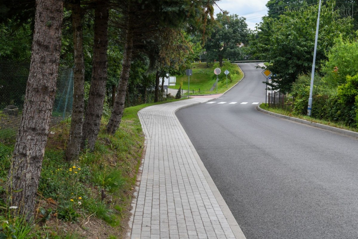 Nowy chodnik przy ulicy Różanej w Bolesławcu