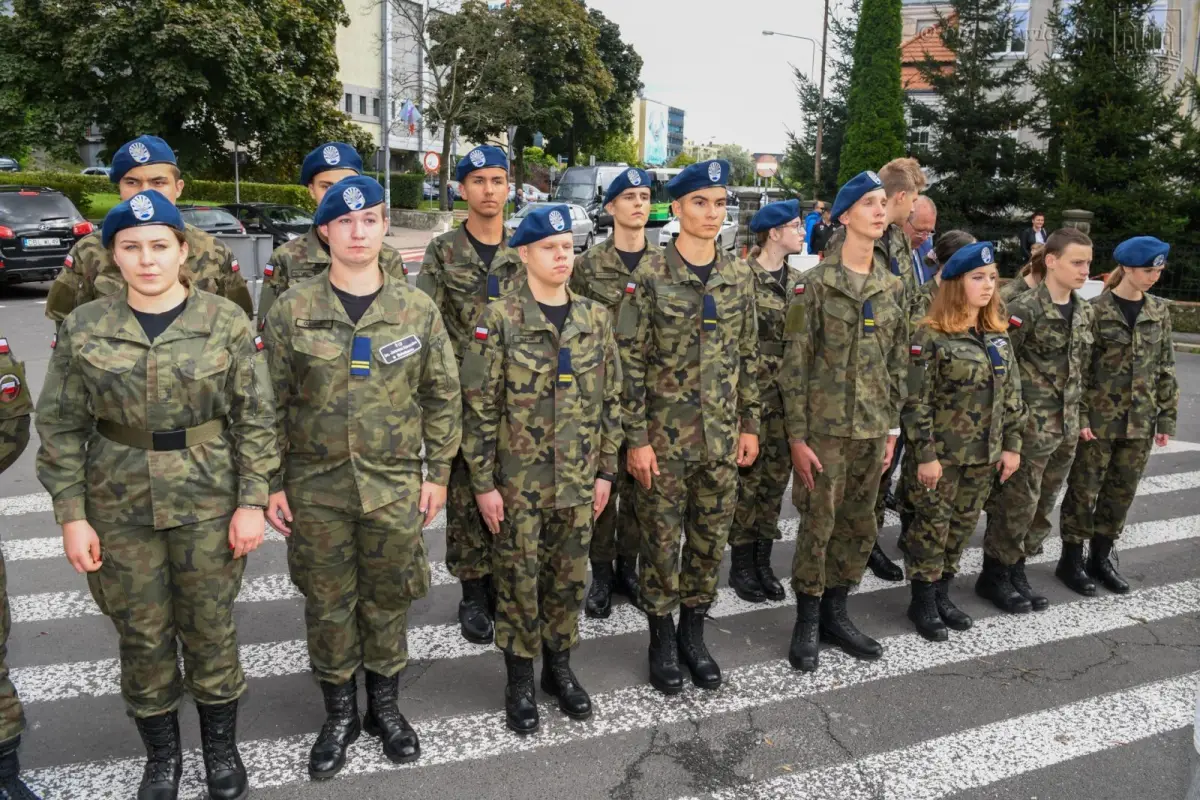 Uroczystości pod pomnikiem 100-lecia Odzyskania Niepodległości oraz na cmentarzu