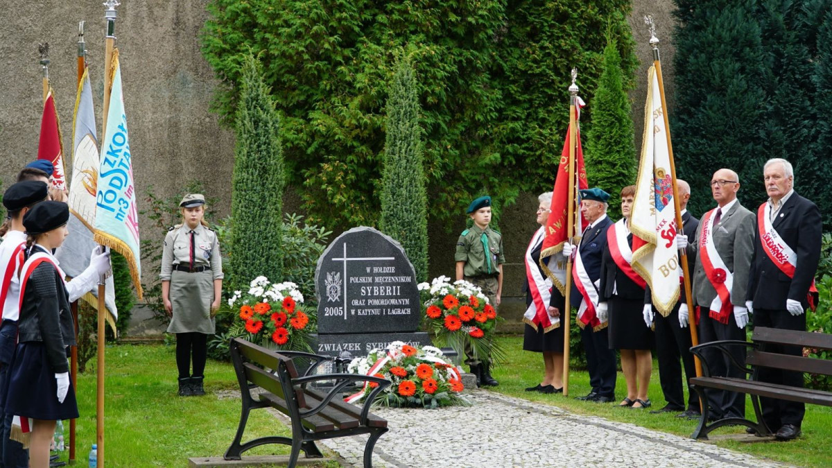 Udział starosty bolesławieckiego w obchodach Światowego Dnia Sybiraka w Bolesławcu